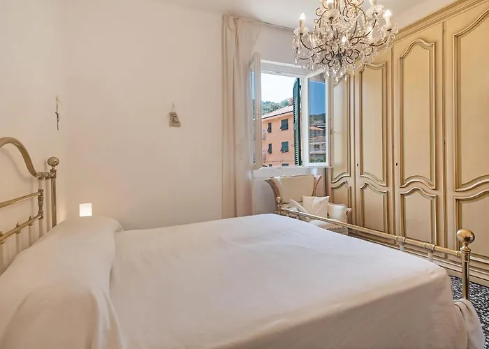 Miriam E Carlo Moneglia