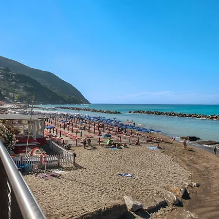 Miriam E Carlo Apartman *